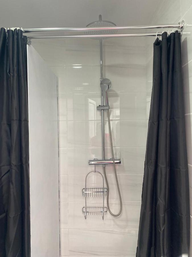 שטובל 5 Senses Hostel מראה חיצוני תמונה